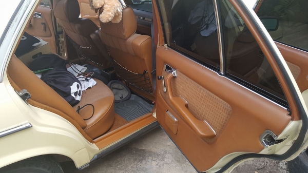 ขาย/แลก เบนซ์ w123 โทร 0910261705