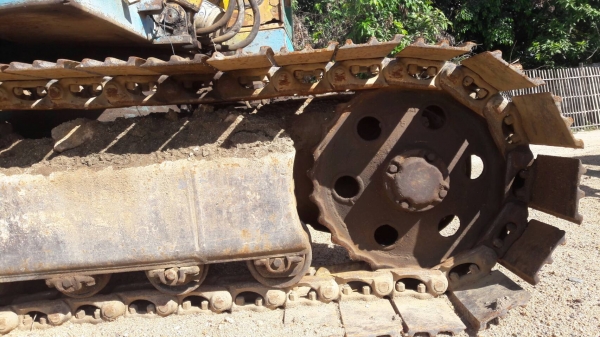 ขาย 300,000 KOMATSU  12 HT เครื่องดี ปั้มแรงใส่ปั้ม 120 -3 เอวแน่น (เหมาะทำตัวเดินรถเกี่ยว) โซ่สวย แผ่นยาว 70 ซม. เทียบเท่าขนาด120 รถสวยพร้อมใช้และพร้อมตัดด่วน 090-772-3710 090-772-3708