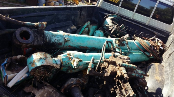 ขายกระบอก F2 2800 4 ตัว