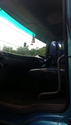 10ล้อหัวลาPROFIA..320แรง2คัน360แรง1คัน...น็อตเพลา10ตัว รถใช้งานอยู่ ยางสวย