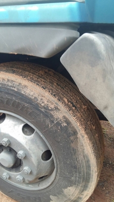 10ล้อหัวลาPROFIA..320แรง2คัน360แรง1คัน...น็อตเพลา10ตัว รถใช้งานอยู่ ยางสวย