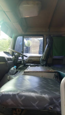 10ล้อหัวลาPROFIA..320แรง2คัน360แรง1คัน...น็อตเพลา10ตัว รถใช้งานอยู่ ยางสวย