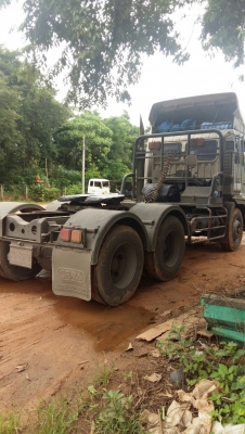 10ล้อหัวลาPROFIA..320แรง2คัน360แรง1คัน...น็อตเพลา10ตัว รถใช้งานอยู่ ยางสวย