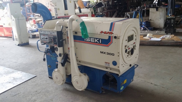 เครื่องสีข้าวกล้องเก่าญี่ปุ่น ISEKI รุ่น MX300 สภาพเครื่องสวย พร้อมใช้งาน เครื่องสีข้าวกล้องเก่าญี่ปุ่น ISEKI รุ่น MX300 สภาพเครื่องสวย พร้อมใช้งาน