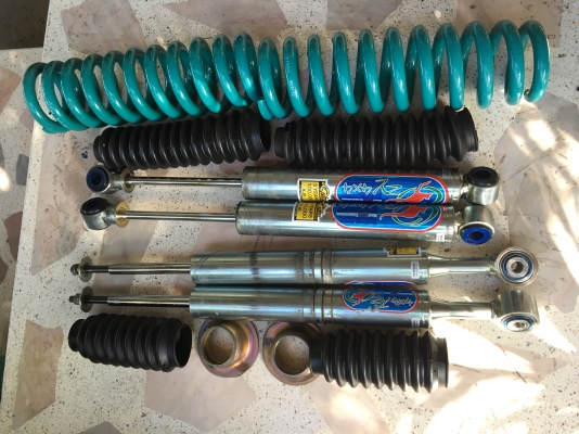 ขายโช้ค West Coast Mono-tube 4ต้น สำหรับวีโก้ตัวสูง ขายโช้ค West Coast Mono-tube 4ต้น สำหรับวีโก้ตัวสูง