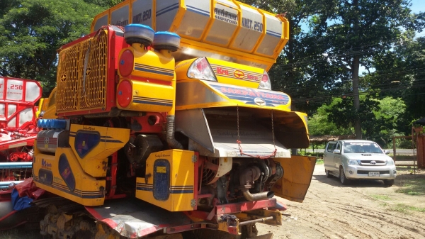 ขายรถเกี่ยวข้าวkml spot 53ช่วงล่าง12ปั้ม23เครื่องjo8cโบ