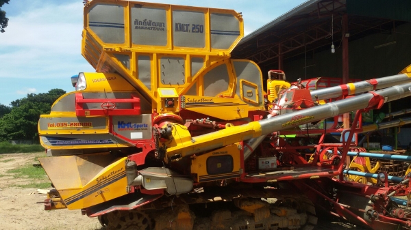 ขายรถเกี่ยวข้าวkml spot 53ช่วงล่าง12ปั้ม23เครื่องjo8cโบ