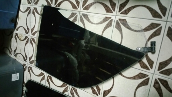 ขายกระจกหูช้างพร้อมบานพับยึดตัวถัง bmw 2002 ครบชุดซ้าย-ขวา

บานขวา กระจก duro glas
บานซ้ายไม่ใช่ครับ

แยกขาย
1. กระจกหูช้างขวา duro glas + บานพับ = 5000
2. กระจกหูช้างขวา durog glas 4000
3. บานพับ อันละ 1500
4. กระจกหูช้างซ้าย + บานพับ = 3500
5. กระจกหูช้