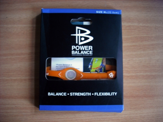 Power Balance เป็นสายรัดข้อมือที่ถือ กำเนิดมาจากแนวคิดในการเพิ่มประสิทธิภาพให้กับสนามพลังงานของร่างก