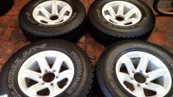 ล้อเล็บเหยี่ยว พร้อมยาง Yokohama 265 x 70 x 16 ATS