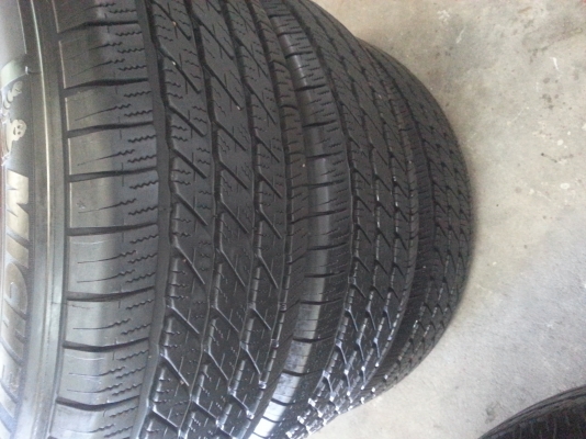 ขายยาง 265 70 17 สถาพเหมือนใหม่ ปี 15ราคา เส้นละ 2000