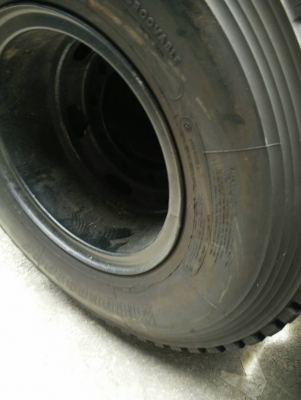 ยางใหม่ป้ายแดง ขนาด 1000R20  BRIDGESTONE (ไม่รวมกะทะล้อ)