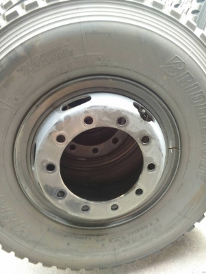 ยางใหม่ป้ายแดง ขนาด 1000R20  BRIDGESTONE (ไม่รวมกะทะล้อ)