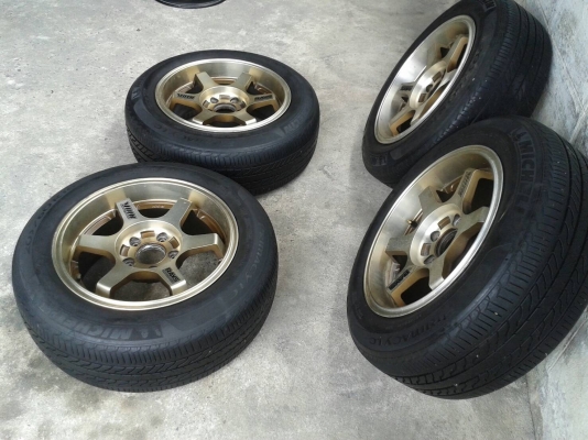 ขอบ16นิ้ว5รู114 พร้อมยาง สวยๆ 4 ล้อ ราคา 7900 บาท