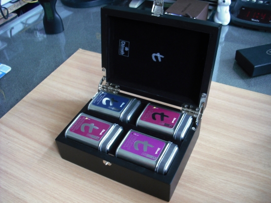 กล่องไม้พร้อมชากระป๋อง 4 แบบ