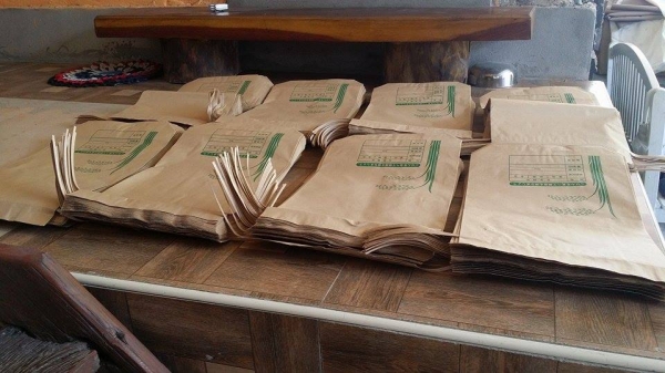 นำเข้าจากญี่ปุ่นถุงบรรจุข้าวสาร สินค้ามือ 1 สามารถบรรจุข้าวสารได้ 5 Kg. ปากถุงมีเชือกสำหรับผูกปากถุง