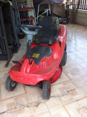 รถตัดหญ้านั่งขับ