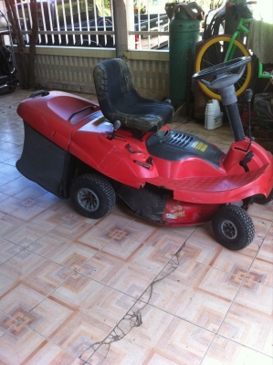 รถตัดหญ้านั่งขับ