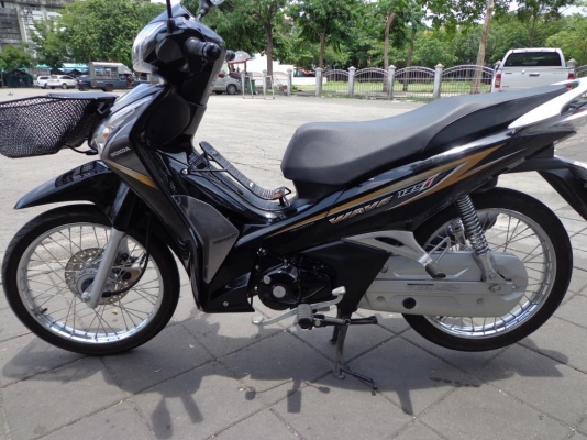 ขายถูก HONDA WAVE 125i สีดำ รถใหม่มาก เครื่องเดิมๆ มีเล่มทะเบียนพร้อม รถจดทะเบียนเดือนมกราคม พ.ศ.2559 รถอยู่แถวห้วยขวางดินแดง