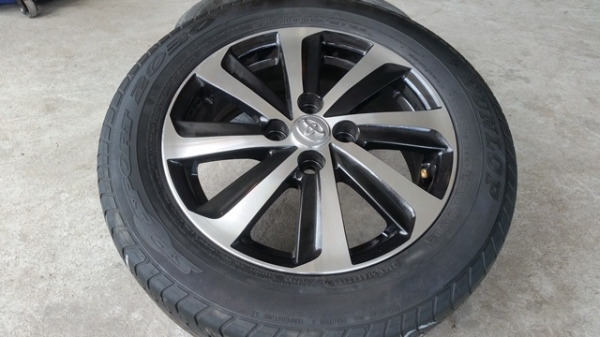 ขายล้อTOYOTA New VIOS(หน้าเงาดำ) ยางปี 15 4 ล้อ
