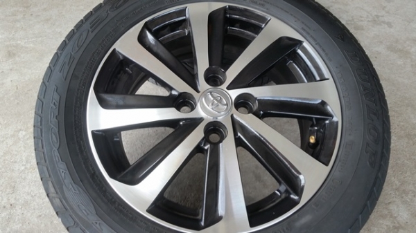 ขายล้อTOYOTA New VIOS(หน้าเงาดำ) ยางปี 15 4 ล้อ