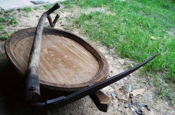 เคียวใหญ่ยักษ์โบราณ ใช้เกี่ยวข้าว เกี่ยวหญ้า เป็นของสะสมมีชิ้นเดียว