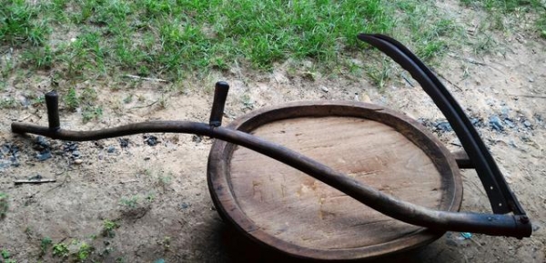 เคียวใหญ่ยักษ์โบราณ ใช้เกี่ยวข้าว เกี่ยวหญ้า เป็นของสะสมมีชิ้นเดียว