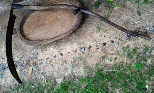 เคียวใหญ่ยักษ์โบราณ ใช้เกี่ยวข้าว เกี่ยวหญ้า เป็นของสะสมมีชิ้นเดียว