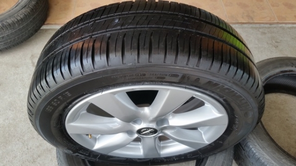 ขายล้อNISSAN ALMERA VL ยาง ปี1715  4 ล้อ