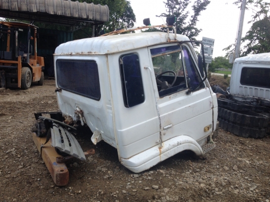 ขายหัวเก๋งรถบรรทุก สำหรับรถ 10 ล้อ ยี่ห้อ NISSAN UD  รุ่น CW290  สินค้าเก่าใน ขายตามสภาพ ราคา 20,000 บาท