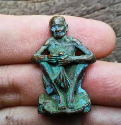 หลวงปู่สรวง ออยเตียนสลูน บายติ๊กเจีย เทวดาเล่นดินโลหะพิเศษ หล่อเก่ามีคราบสนิมเขียว