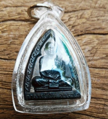 หลวงปู่ฝั้น อาจาโร พระปิดตามหาลาภ เนื้อนวะโลหะ พิมพ์เจ้าสัวผานไถโบราณ เนื้อสวยจับใจ