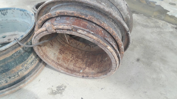 ขายกระทะล้อ สำหรับรถตัก รถเครน  ขายรวมกัน 3 ใบ ราคา 8,000 บาท