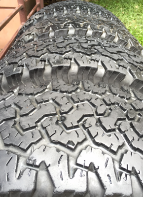 ยาง All BF Goodrich 265 75 16 ปี11 ดอกเยอะ พร้อมใช้งาน ราคาไม่แพง