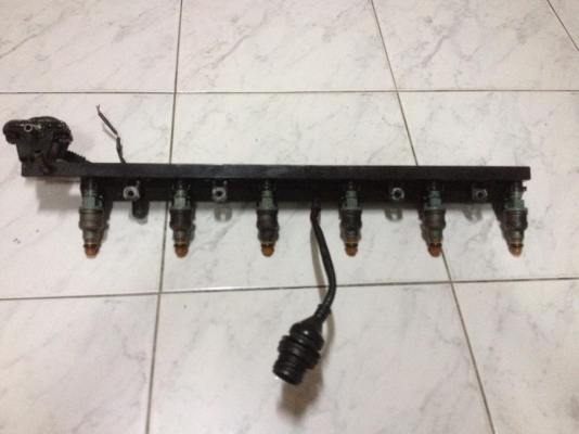 ขายชุดหัวฉีดพร้อมราง m20 6สูบ ราคา1800 โทร0924462525โส กทม