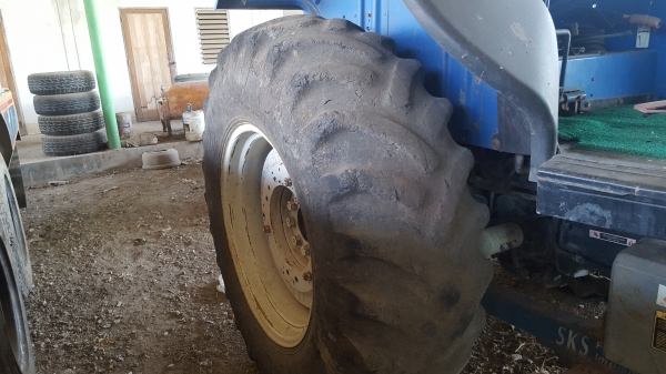 ขายNew Holland TS90