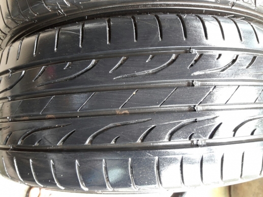 ยางDUNLOP รุ่น LM704. 205 55R16 ปี2015  สภาพสวยมากๆ ดอกเยอะมากๆ ไม่มีปะคุ้มสุดๆไม่แพง