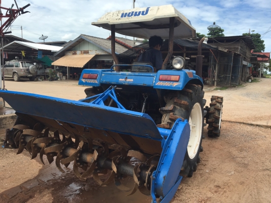 หาชื้อรถไถ แช้ป์ MX5900 เชิณมาหาเราครับ สวยๆเดิมๆ พร้อมไช้งาน  ขายใน  ราคา159000บาท รถอยู่วังบัว คลองขลุง กำแพงเพชร    สนใจสอบุถามได้ที่081 3655997 อำพร  พาเจริญ  ราคาต่อรองได้อีกนะครับ