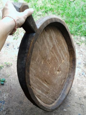 กระโบมโบราณ ขนาดใหญ่ m09 รูปวงรีสวยงามมากๆ แกะมือจากไม้เนื้อแข็ง มีชิ้นเดียวในโลก