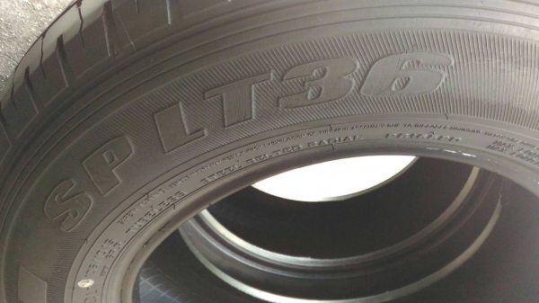 Dunlop SP LT36 215/70R15C Dunlop SP LT36 215/70R15C