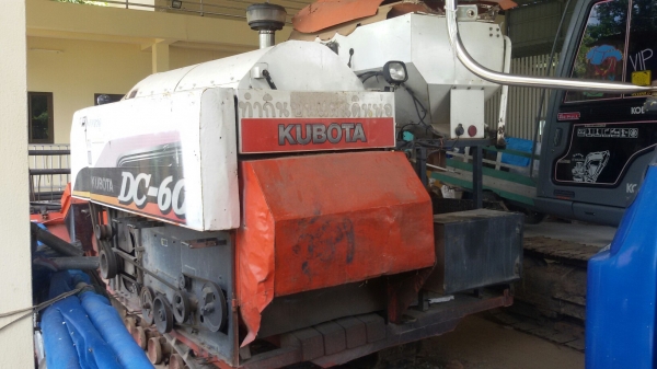 ขายรถเกี่ยวคูโบต้าdc60พลัสพร้อมเทเลอ