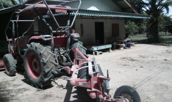 ขายรถไถคูโบต้า  L4708  เล่มทะเบียนพร้อม