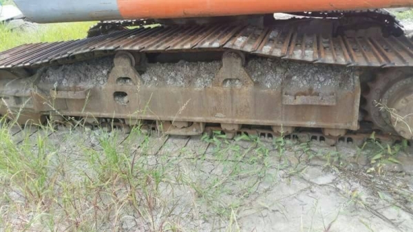 ขายครับ HITACHI zx200-1 เครื่องดี ปั๊มดี เอวแน่น โซ่หนา ระบบไฟฟ้าครบ พร้อมใช้งาน ไมล์ชม 10,xxx เอกสารอินวอยซ์