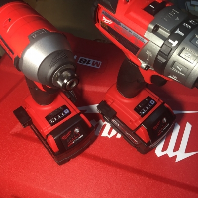 สว่านไร้สายแบ็ต5แอมป์ Model 2016 Milwaukee 2796-22 เชื่อมต่อมือถือได้ สว่านไร้สายแบ็ต5แอมป์ Model 2016 Milwaukee 2796-22 เชื่อมต่อมือถือได้