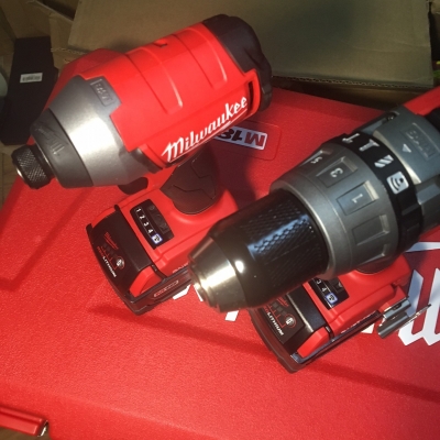 สว่านไร้สายแบ็ต5แอมป์ Model 2016 Milwaukee 2796-22 เชื่อมต่อมือถือได้ สว่านไร้สายแบ็ต5แอมป์ Model 2016 Milwaukee 2796-22 เชื่อมต่อมือถือได้