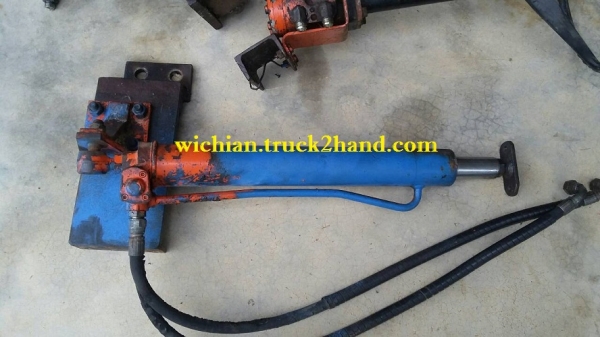 พี่หนุ่มมารับแล้วครับ ชุดพวงมาลัยเพาเวอร์ใส่รถไถฟอร์ด แบบมอเตอร์กระบอกไฮดรอลิกเลี้ยว เก่านอกครบชุดเอาไปติดตั้งได้เลย