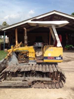 ขายแทรกเตอร์มือสอง KOMATSU D20PL-6