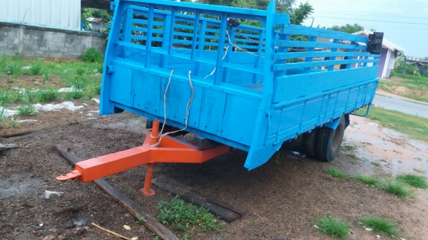 สาลี่หกล้อ