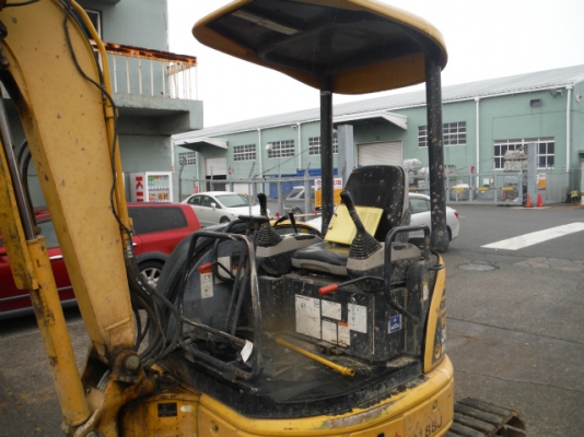 ขายรถขุด KOMATSU PC30MR-2 ปุ๋ยคะ 085-0221939