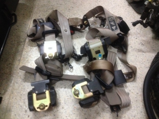 เซฟตี้เบล FORD ESCAPE 3.0 เก่าญี่ปุ่นครบชุดตามรูป เซฟตี้เบล FORD ESCAPE 3.0 เก่าญี่ปุ่นครบชุดตามรูป